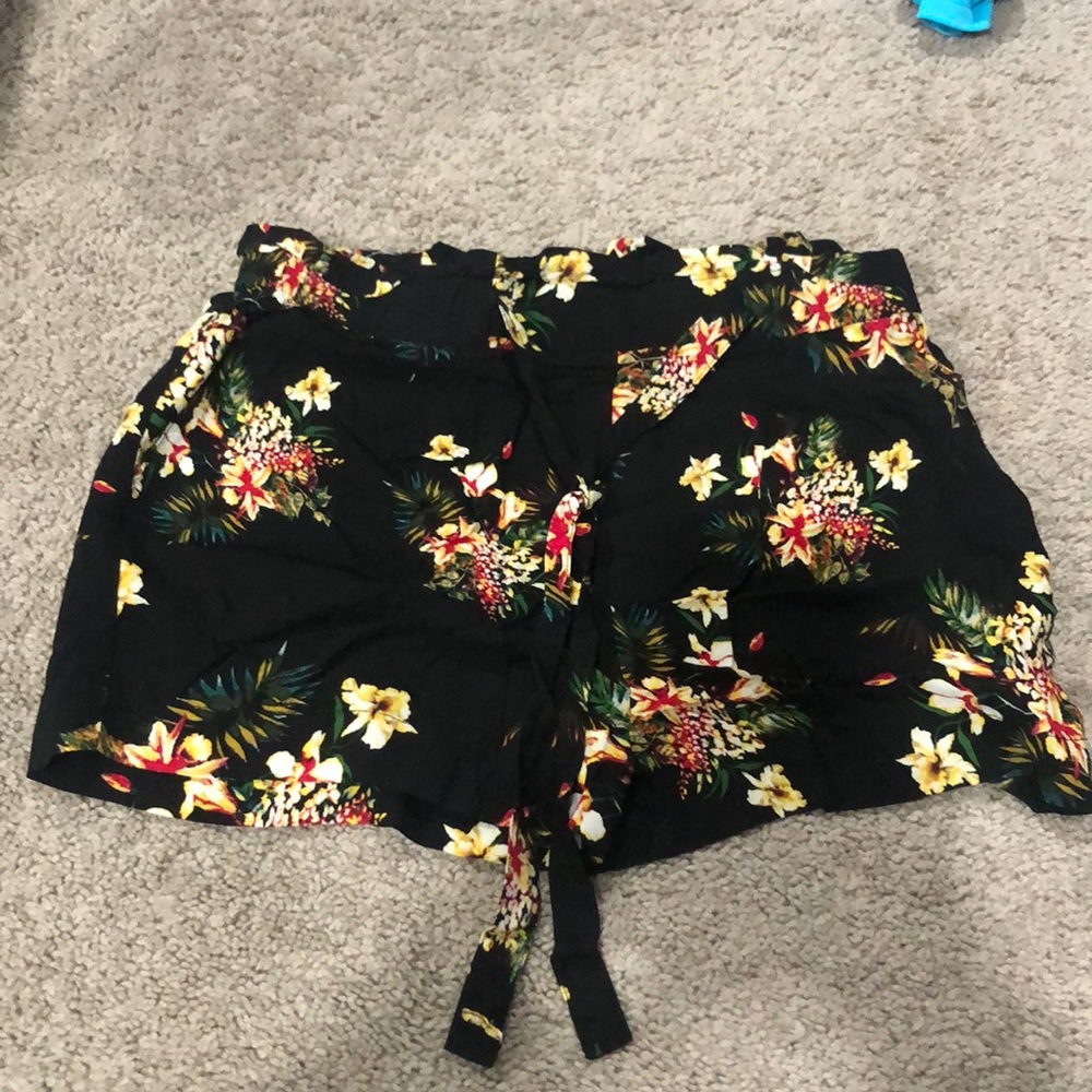 Forever 21, flower print new shorts, size L